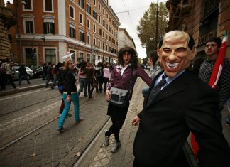 La esposa de Berlusconi pide el divorcio y el sur de Italia