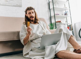 Pedía créditos a los bancos disfrazado de Jesucristo