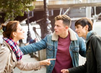 El 50% de los españoles pegaría a la otra mitad