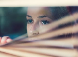 Un poema en mal estado intoxica a 13 personas de melancolía