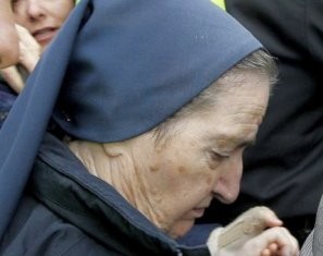 Sor María Gómez ya supera al Coco en las encuestas