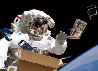 La NASA despide a un empleado en plena misión espacial
