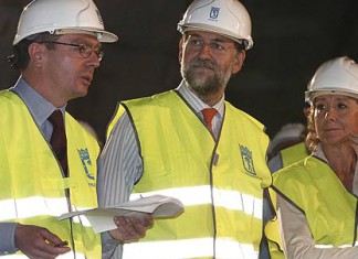 Sorprenden a Rajoy excavando un túnel