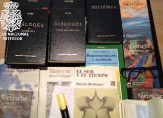 Detienen a unos filósofos que planeaban socavar los fundamentos del platonismo