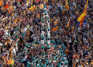 Miles de catalanes hacen cola para adquirir el nuevo iPhone 5