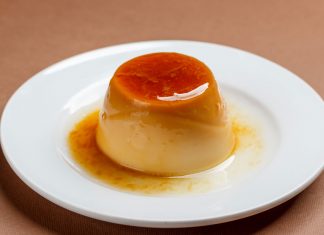Oh, mira qué flan, mira qué rico… mmm flan…