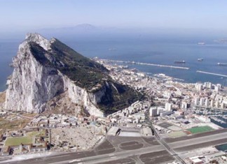 Trasladan el Peñón de Gibraltar a Inglaterra durante la noche