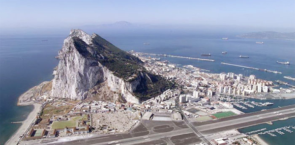 Trasladan el Peñón de Gibraltar a Inglaterra durante la noche | El Mundo  Today