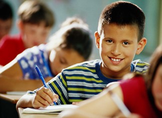 Enseñar inglés a los niños aumenta el riesgo de que se dediquen al marketing