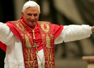 Dios despide al Papa de manera fulminante