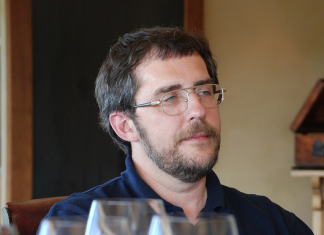 Pide un vino y su cuñado, al catarlo, lo rechaza