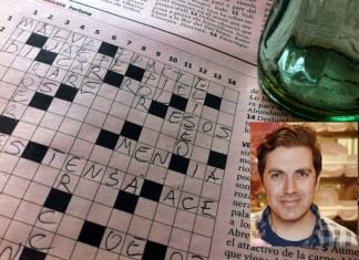 Asume con orgullo la tarea de finalizar un crucigrama a medio hacer