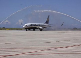 Un piloto de Ryanair aterriza de emergencia “porque mola más”