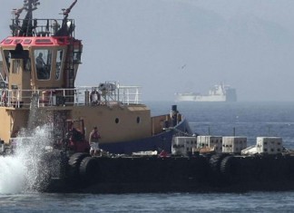 Gibraltar empieza a arrojar españoles al agua