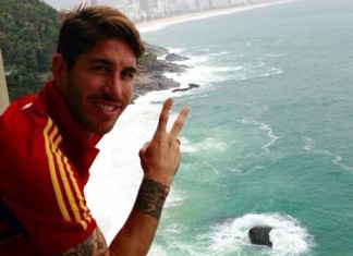 Sergio Ramos ya hace guardia en la ventana esperando a la cigüeña