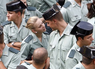 Las parejas de guardias civiles podrán casarse en 2014