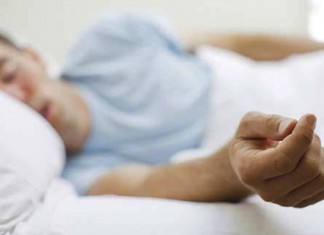 Se induce un coma para quitarse de la cabeza una canción de Rosana