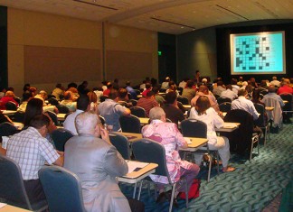 Un funcionario convoca una reunión extraordinaria para resolver un crucigrama