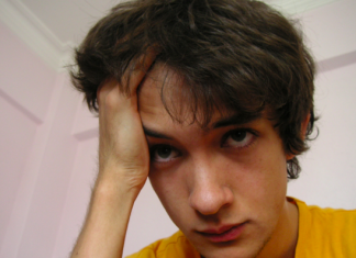 Adolescente atormentado, sin ideas originales para sus próximos intentos de suicidio