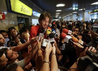 Pau Gasol viaja de urgencia a España para ayudar a su madre a alcanzar la olla del armario de arriba