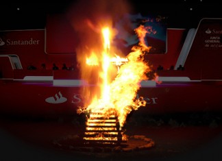 La pira ceremonial de becarios augura un trimestre al alza para el Banco Santander