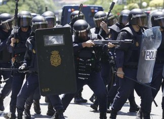 La Policía celebra su jornada de manos abiertas