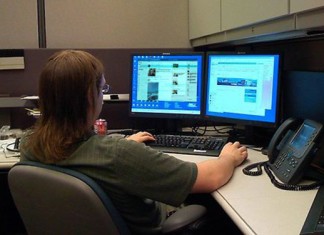 Interrumpen una productiva mañana en Facebook con diversos temas del trabajo