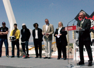 El Ayuntamiento de Barcelona crea un carril para “gilipollas que van en monopatín”