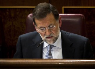 Rajoy sube al estrado del Congreso para preguntar por una palabra de 3 letras para «Archipiélago filipino»