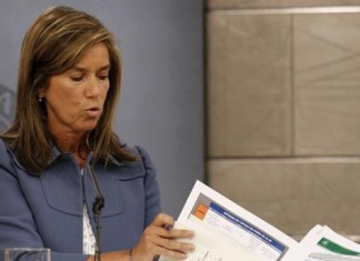 Ana Mato no dimitirá «porque es lo que querría el virus del ébola»
