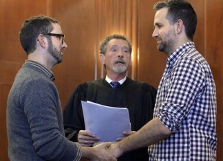 Estados Unidos estudia permitir el matrimonio entre homófobos