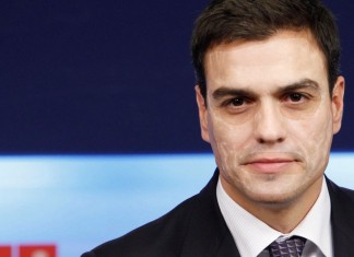 El PSOE no le ha quitado la funda de plástico a Pedro Sánchez para que no se lo rayen