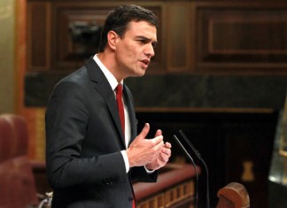 Descubren a Pedro Sánchez ensayando el discurso de investidura de la vicepresidencia