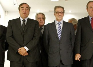 Las empresas españolas se comprometen a aumentar el número de mujeres machistas en sus órganos directivos