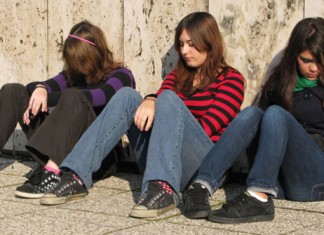 Adolescente que odia a los hombres se enamora de uno de ellos