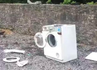Una lavadora centrifugando recorre más de 300 kilómetros para reencontrarse con sus dueños