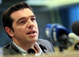 Los mariquitas griegos lloran, transigen y aceptan las condiciones del Eurogrupo, los pobres