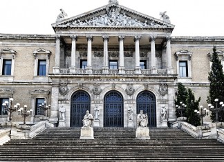 La Red de Bibliotecas sustituye las sillas por tazas de váter para estimular la lectura