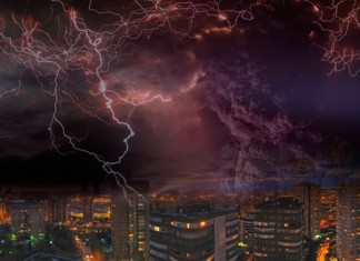 Una espesa nube negra y morada cubre España indicando un posible auge de Podemos