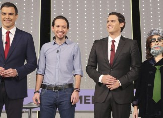 Soraya Sáenz de Santamaría se mostró poco convincente como Mariano Rajoy durante el debate, según los analistas