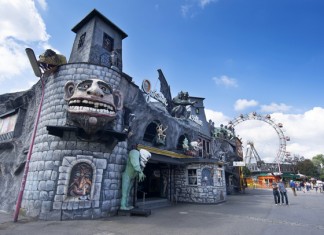 Remodelamos la Casa del Terror transformándola en un hogar cálido y acogedor