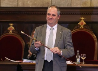 El Alcalde de Girona sólo atiende cuando es llamado ‘Señor de Invernalia’
