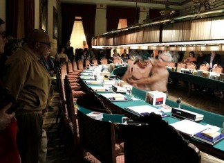 Denuncian combates ilegales entre los académicos de la RAE