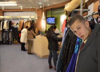 Humana pone a la venta un traje sin retirar al anterior dueño