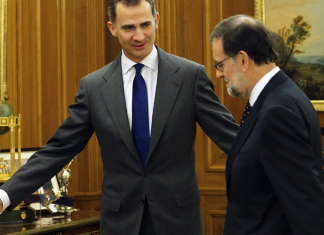 La reina Letizia encarga al rey Felipe VI que encargue a Rajoy la formación de Gobierno