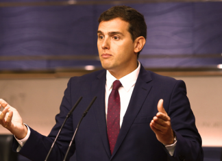 Albert Rivera lamenta que no existan más ideologías para pactar también con éstas