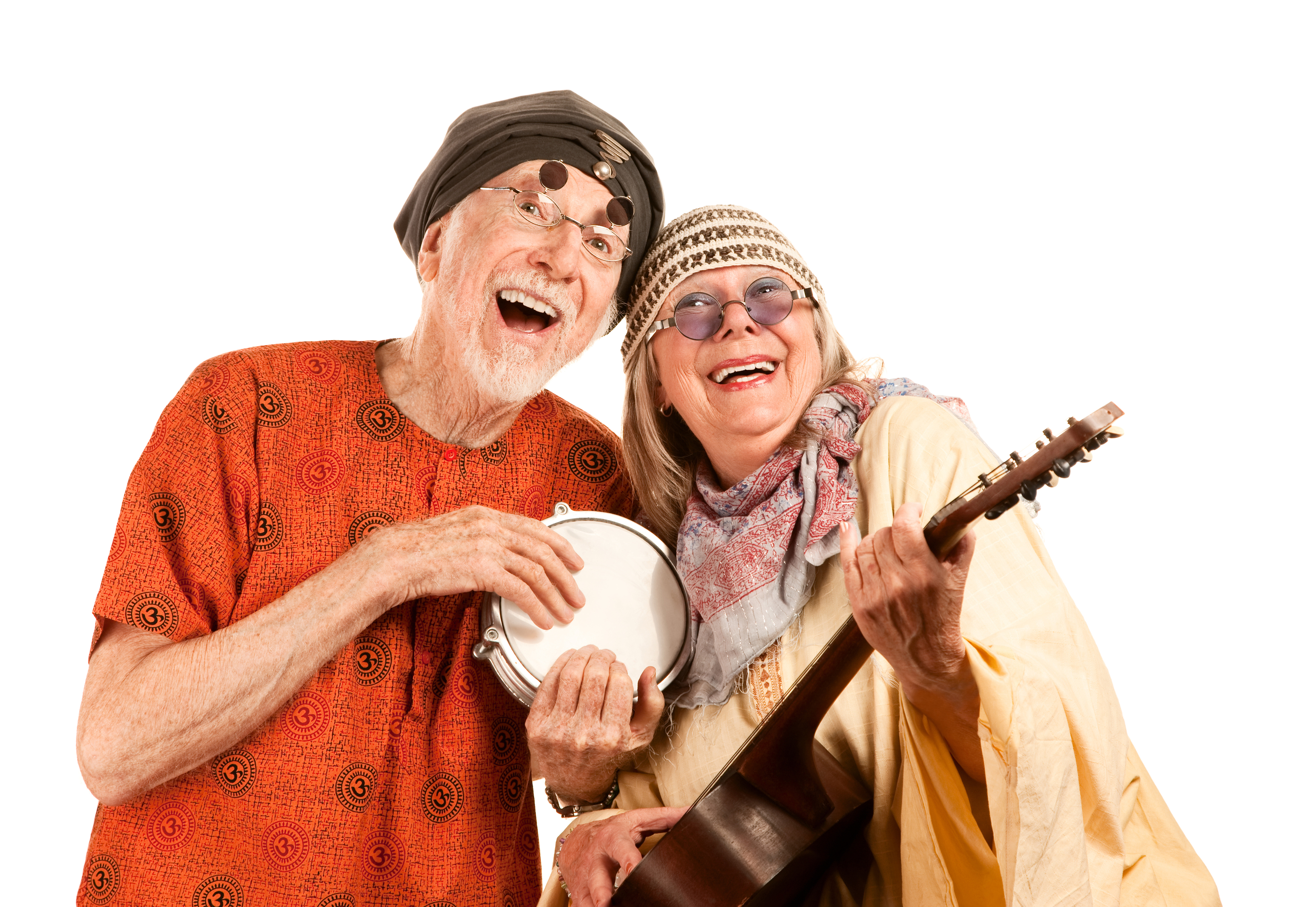 Слушать песню моя бабушка трубку. Старики поют. Бабушка и дедушка поют. Пенсионеры поют. Пожилые люди поют.
