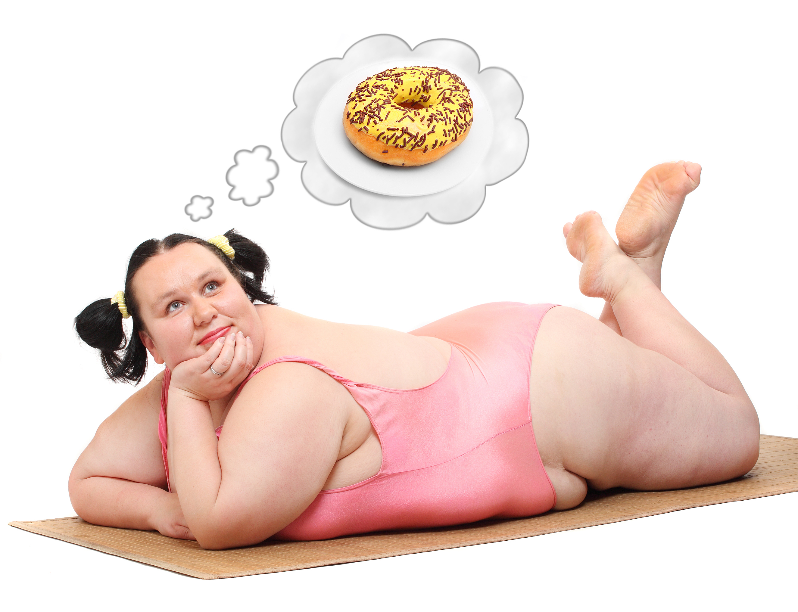 Толстая дает мужу. Толстушка с едой. Толстая женщина с едой. Толстая девушка лежит. Ожирение у девушек.