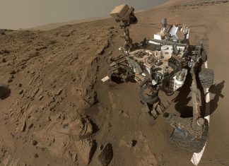 Tras más de diez años de exploración, el Rover Curiosity empieza a sospechar que los astrónomos que le enviaron «a un planeta paradisíaco, con muchas posibilidades» le engañaron
