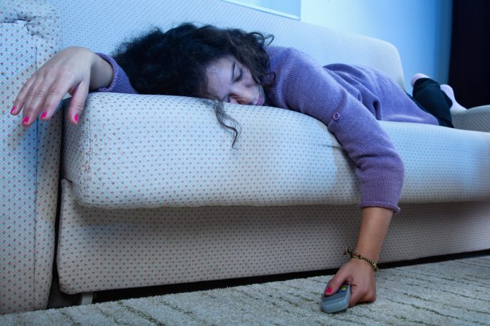 Siete sitios mejores que el sofá en los que dormir después de una discusión  | El Mundo Today